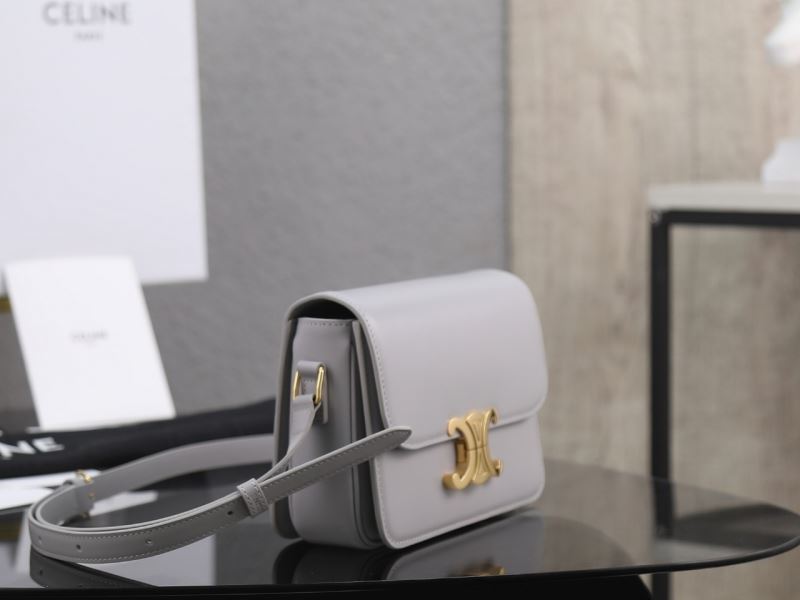 Ce1i*e triomphe bags